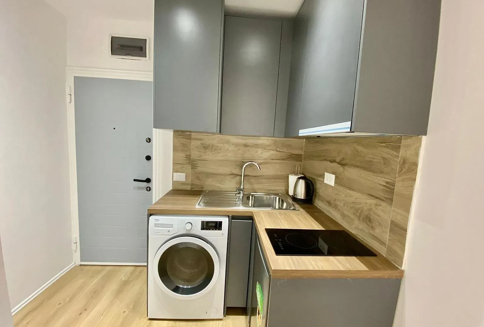 Mara Central Apartment 3 Tirana 0*,